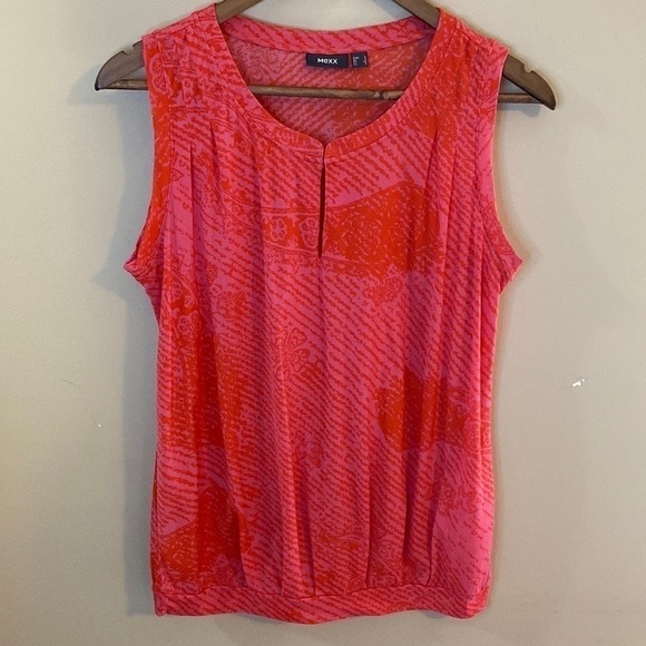 Tops at a glance. Please see listings. - Picture 7 of 16